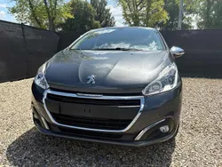 Gris Utilisé 2017 Peugeot 208 Style Citadine | 5 990 € (Bon prix)