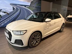 Blanc glacier métallisé noir mythe métallisé Utilisé 2025 Audi A1 Sportback Design Citadine | 26 290 € (Prix assez cher)