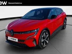Rouge Utilisé 2022 Renault Mégane Techno Berline | 20 990 € (Prix juste)