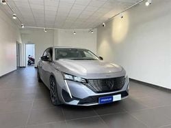 Gris Utilisé 2024 Peugeot 308 Allure Berline | 23 980 € (Prix juste)