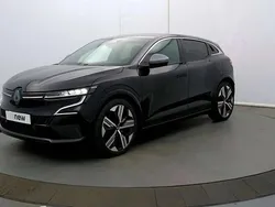 Noir Utilisé 2023 Renault Mégane Iconic Berline | 27 999 € (Prix juste)