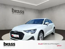 Blanc Utilisé 2024 Audi A3 Advanced Plus Berline | 29 300 € (Bon prix)