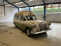 Blanc Utilisé 1966 Mercedes 200 Berline | 4 500 €