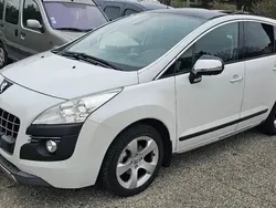Blanc Utilisé 2012 Peugeot 3008 Premium SUV | 6 990 € (Prix juste)