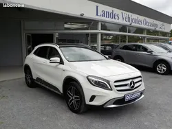 Blanc Utilisé 2016 Mercedes GLA200 Edition SUV | 18 490 € (Prix assez cher)