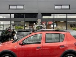 Rouge Utilisé 2014 Dacia Sandero Prestige Citadine | 8 490 € (Prix juste)