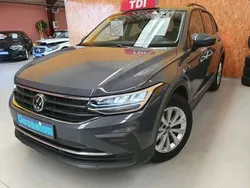 Gris Utilisé 2021 VW Tiguan Life SUV | 27 900 € (Prix juste)