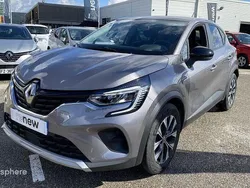 Gris cassiopee Utilisé 2024 Renault Captur Evolution SUV | 17 999 € (Prix juste)