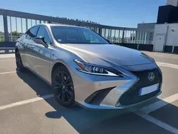 Gris Utilisé 2023 Lexus ES300 Sport Design Packet Berline | 42 900 €