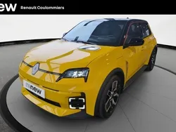 Jaune / toit noir Utilisé 2025 Renault R5 Techno Citadine | 30 400 € (Bon prix)