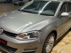 Argent Utilisé 2014 VW Golf VII Cup Berline | 9 950 € (Prix assez cher)