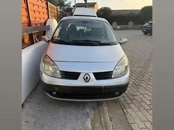 Utilisé 2005 Renault Scénic II Authentique Monospace | 2 000 €