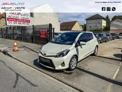 Blanc Utilisé 2013 Toyota Yaris Hybrid Style Berline | 7 900 €