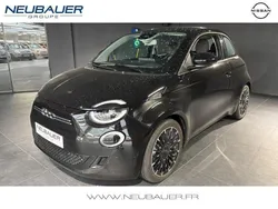Onyx black pastel Utilisé 2022 Fiat 500e Berline | 17 970 € (Prix juste)