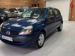 Utilisé 2001 Renault Clio II Authentique Citadine | 3 490 € (Prix juste)