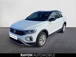 Utilisé 2024 VW T-Roc Life SUV | 24 900 € (Prix juste)