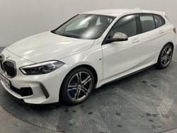 Blanc Utilisé 2023 BMW M135 M Performance Citadine | 43 900 € (Prix juste)