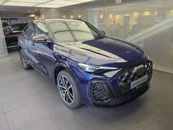Bleu navarre métallisé Utilisé 2025 Audi Q5 Sportback Design SUV | 82 900 €