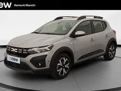 Gris Utilisé 2024 Dacia Sandero Expression Citadine | 16 999 € (Prix juste)