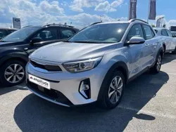 Gris Utilisé 2022 Kia Stonic Active SUV | 18 489 € (Prix juste)