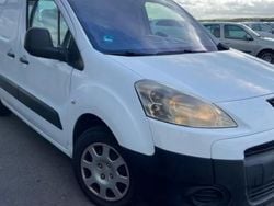 Blanc Utilisé 2010 Peugeot Partner Monospace | 6 690 € (Prix juste)
