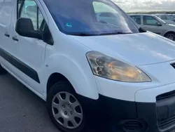 Blanc Utilisé 2010 Peugeot Partner Monospace | 6 690 € (Prix juste)