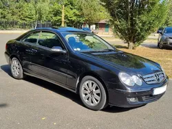 Noir Utilisé 2009 Mercedes CLK220 Elegance Coupé | 8 490 €