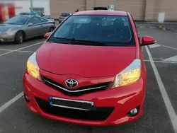 Rouge Utilisé 2012 Toyota Yaris Berline | 6 000 €