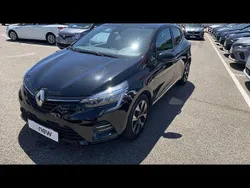 Noir Utilisé 2023 Renault Clio V Evolution Citadine | 17 999 € (Prix juste)