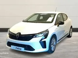 Blanc Utilisé 2024 Renault Clio V Evolution Berline | 16 799 € (Prix juste)