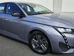 Gris Utilisé 2022 Peugeot 308 Active Berline | 18 500 € (Prix juste)