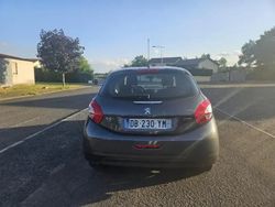 Noir Utilisé 2014 Peugeot 208 Citadine | 6 000 € (Bon prix)