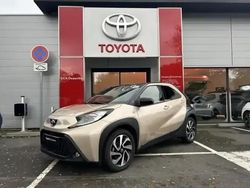 Bi ton beige gingembre noir Occasion 2024 Toyota Aygo X Design SUV | 15 990 € (Prix juste)