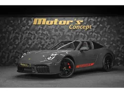 Gris Nouvelle 2025 Porsche 911 Targa 4 Cabriolet | 230 758 € (Prix assez cher)