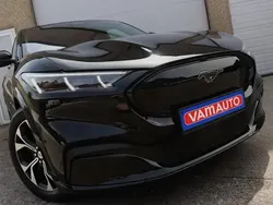 Noir Utilisé 2023 Ford Mustang Mach-E Premium SUV | 36 950 € (Prix juste)