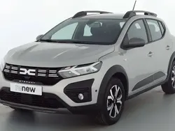 Gris Utilisé 2024 Dacia Sandero Expression Citadine | 17 290 € (Prix juste)