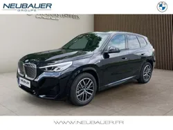 Saphirschwarz métal Utilisé 2025 BMW iX1 M Sport SUV | 46 900 € (Prix juste)