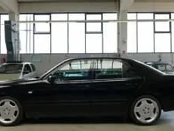 Noir Utilisé 1995 Mercedes E230 Berline | 9 950 €