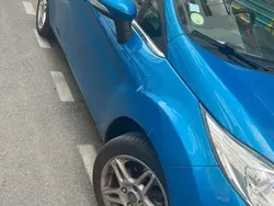 Gris Utilisé 2015 Ford Fiesta Citadine | 5 000 € (Prix juste)