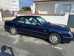 Bleu Utilisé 1993 Mercedes E300 Cabriolet | 6 000 €