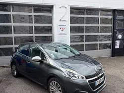 Gris Utilisé 2017 Peugeot 208 Allure Citadine | 5 490 € (Bon prix)