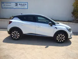 Blanc Utilisé 2023 Renault Captur Techno SUV | 21 000 € (Prix assez cher)