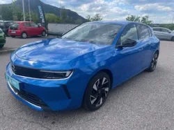 Bleu kobalt métallisé premium Utilisé 2022 Opel Astra Elegance Berline | 20 300 € (Prix juste)