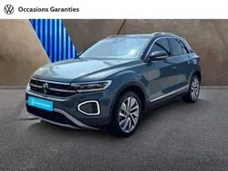 Bleu pétrole métallisée Utilisé 2023 VW T-Roc Style SUV | 31 900 € (Prix juste)