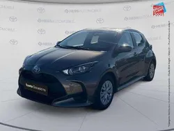 Utilisé 2022 Toyota Yaris Hybrid Berline | 18 999 € (Prix juste)