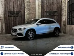 Argent Utilisé 2022 Mercedes GLA180 Urban SUV | 32 900 € (Prix juste)