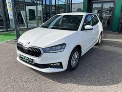 Blanc Utilisé 2024 Skoda Fabia Selection | 18 985 € (Prix juste)