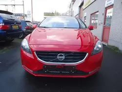 Rouge Utilisé 2014 Volvo V40 Standard Break | 6 999 € (Prix cher)