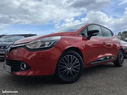 Rouge Utilisé 2013 Renault Clio IV Dynamique Berline | 6 990 € (Prix assez cher)