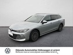 Argent dolomite métallisée Utilisé 2024 VW Passat Elegance Break | 50 990 €